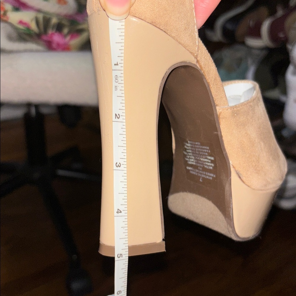 Express Nude Platform Heels - Picture 8 of 8